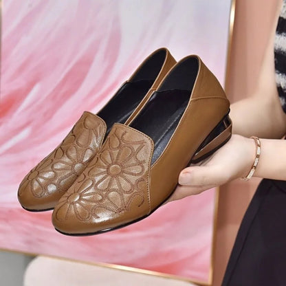 Womens Comfortable Embroidered Cowhide Low Heel Shoes Pure Leather Soft Leather New Style Spring Au 5