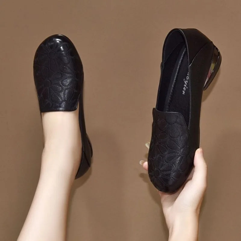 Womens Comfortable Embroidered Cowhide Low Heel Shoes Pure Leather Soft Leather New Style Spring Au 4