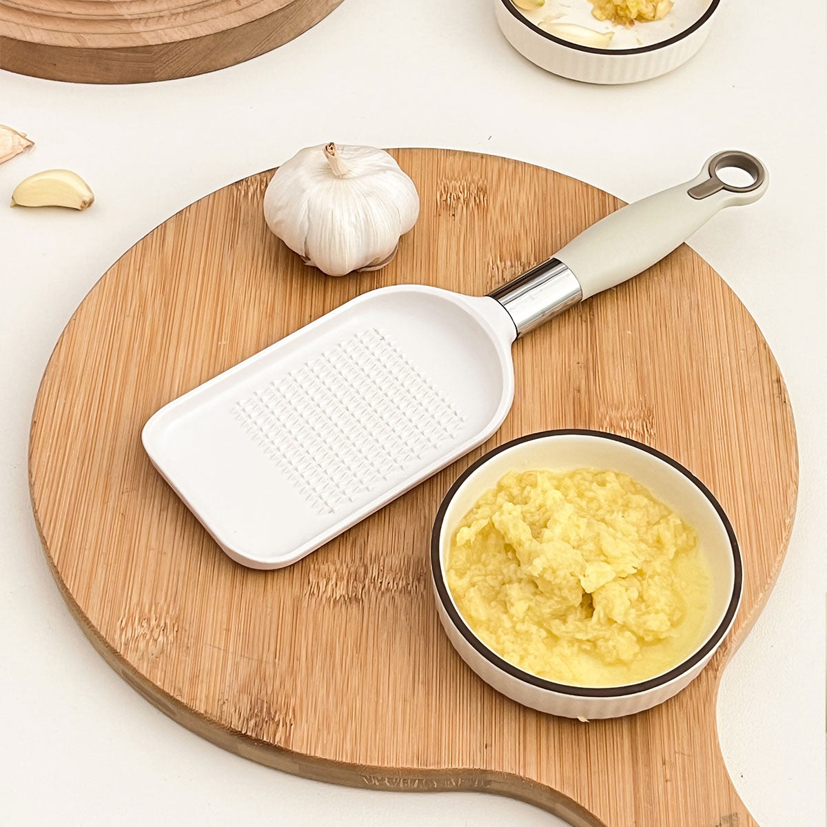 Garlic Masher Handheld Chopper Kitchen Tool Ginger Grater Fruit Vegetable Grinding Multi Functional 4
