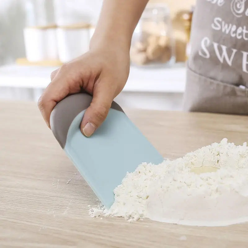 Multipurpose Food Scrappers With Soft Handle Baking Scraper With Double Scale Plastic Dough Cutter 3