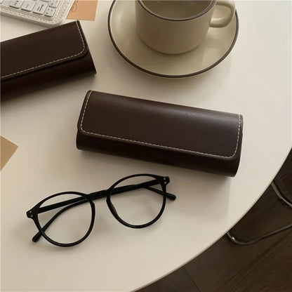 VintageEase Compact Eyeglass Case  Lightweight TravelReady Glasses Holder 3