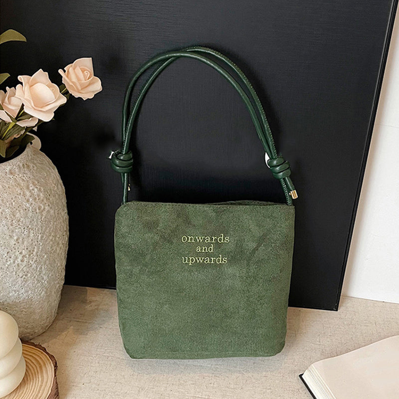 Lightweight Women's Fashionable Shoulder Messenger Bag, Versatile Niche Design for Autumn Winter
