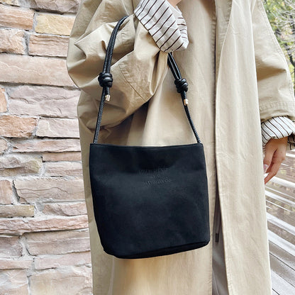 Lightweight Womens Fashionable Shoulder Messenger Bag Versatile Niche Design For Autumn Winter 4