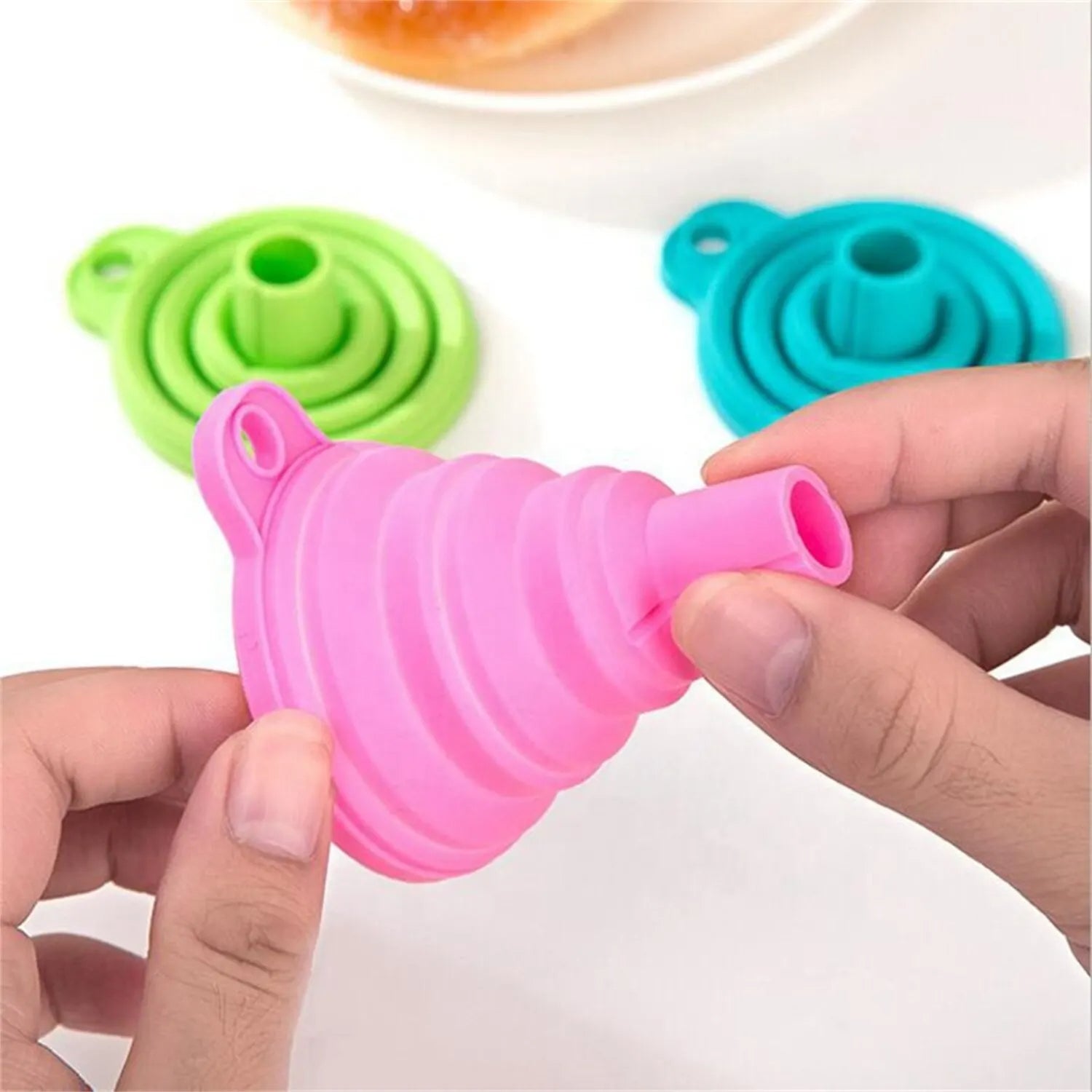 Foldable Silicone Funnel for Filling Water Bottles, Kitchen Funnel Set, Liquid Transfer Kitchen Accessories