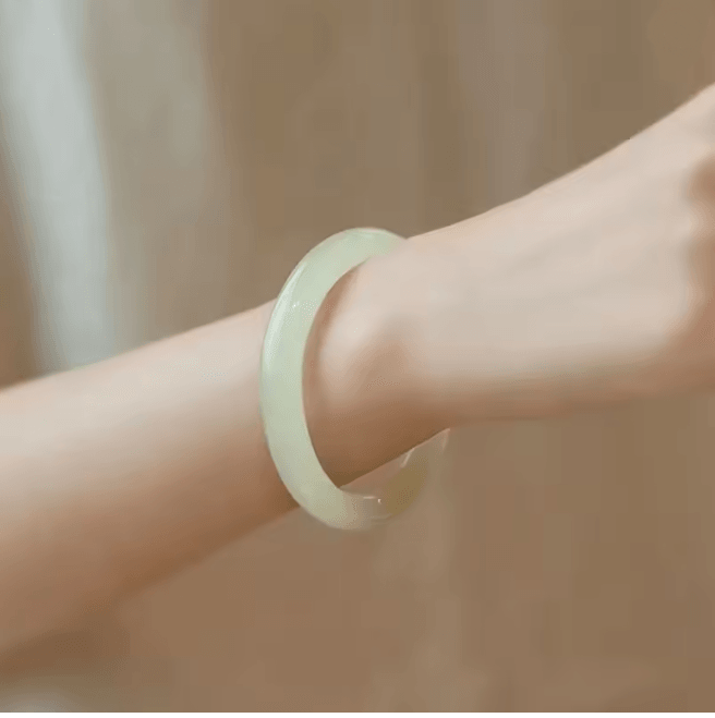 SereniGlow Natural Jade Bracelet 3