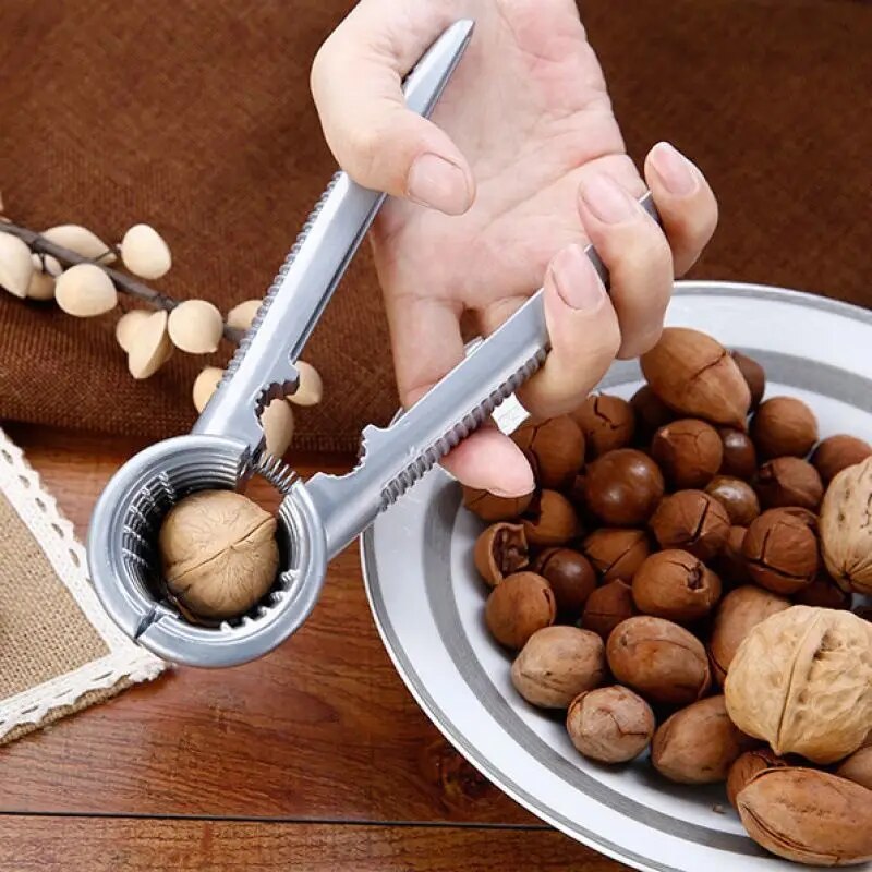 Household Nutcracker For Walnut Hazelnut And Chestnut Shelling Metal Walnut Clip Tool 2