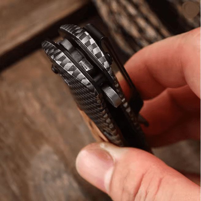Compact Outdoor Folding Knife 1